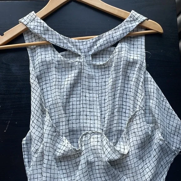 T-Back Grid Dress - Picture 4 of 6
